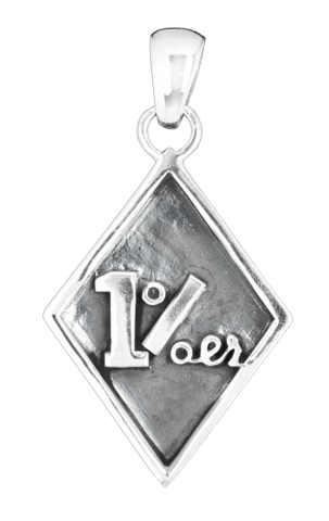 SILBER ANHÄNGER „1%“ - REDANDWHITESTORE